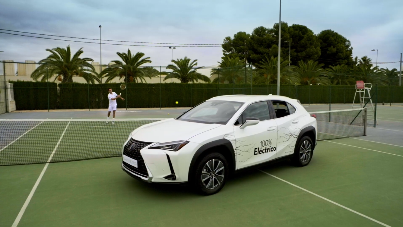 Lexus Reto anuncio publicitario